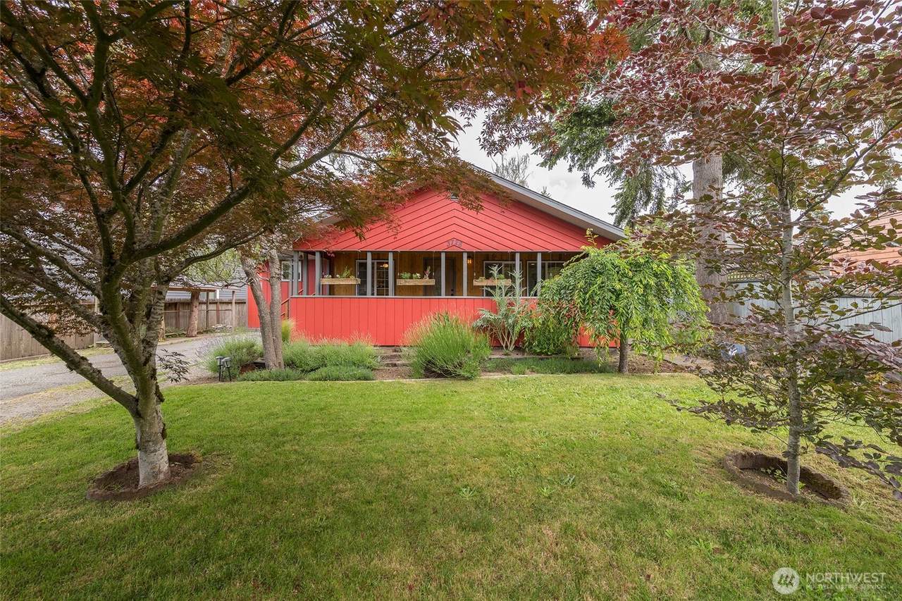 3728 175th Street - Photo 1