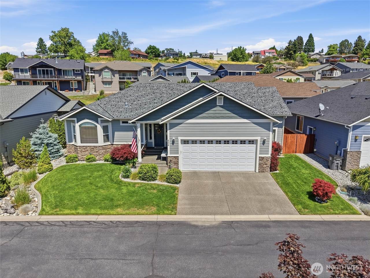 404 Ridgewood Drive - Photo 1