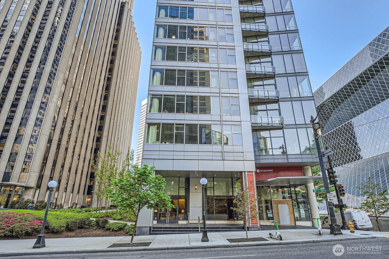 909 5th Avenue - Photo 1