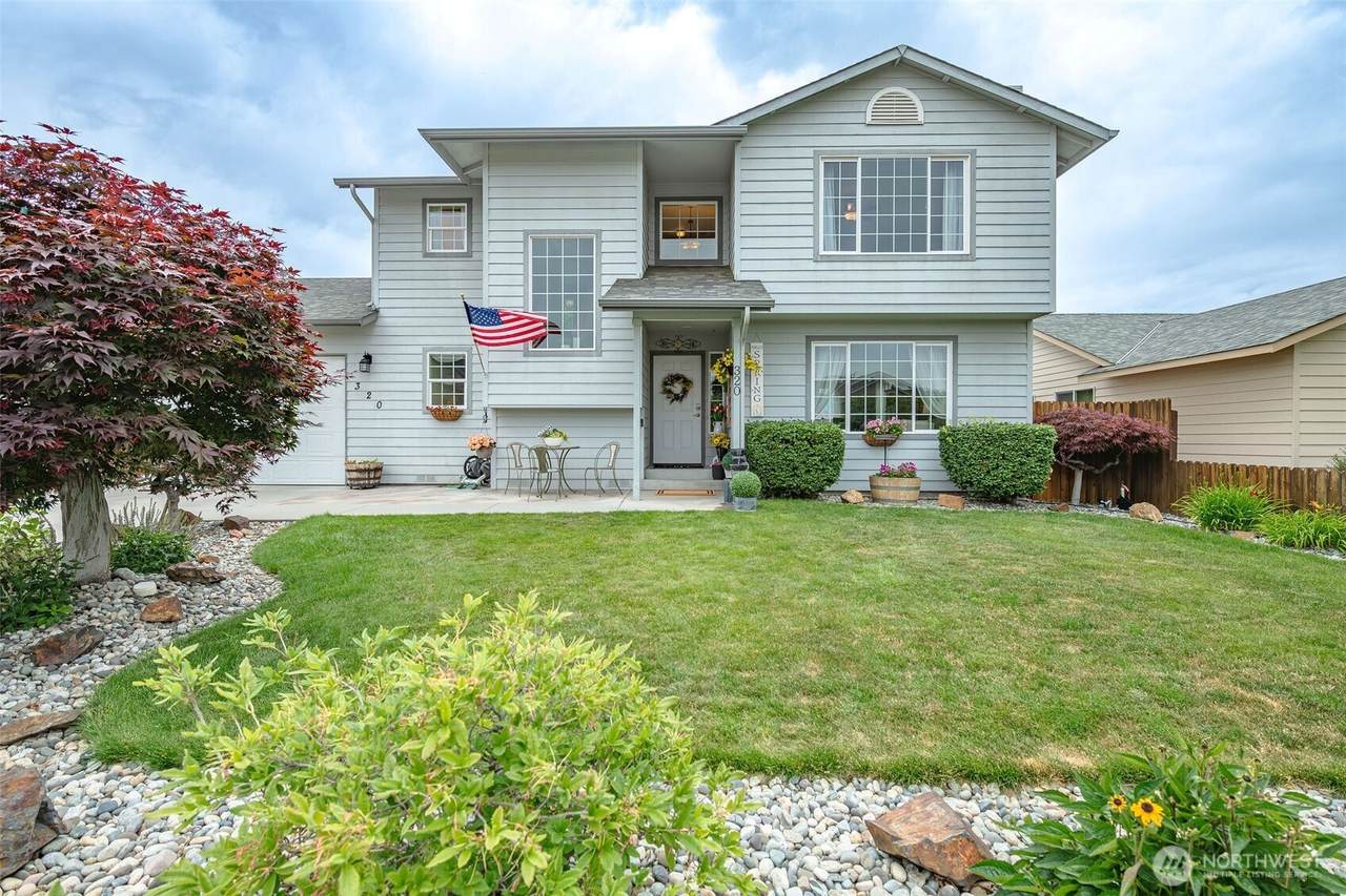 320 Manowar Lane - Photo 1