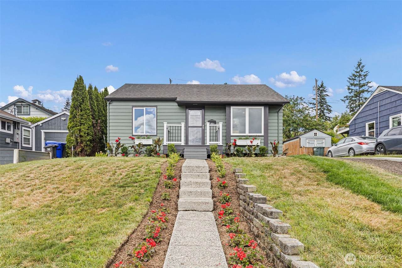 1624 Pine Street - Photo 1