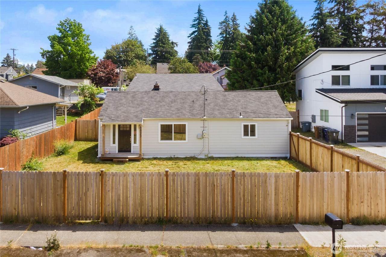 8823 Yakima Avenue - Photo 1
