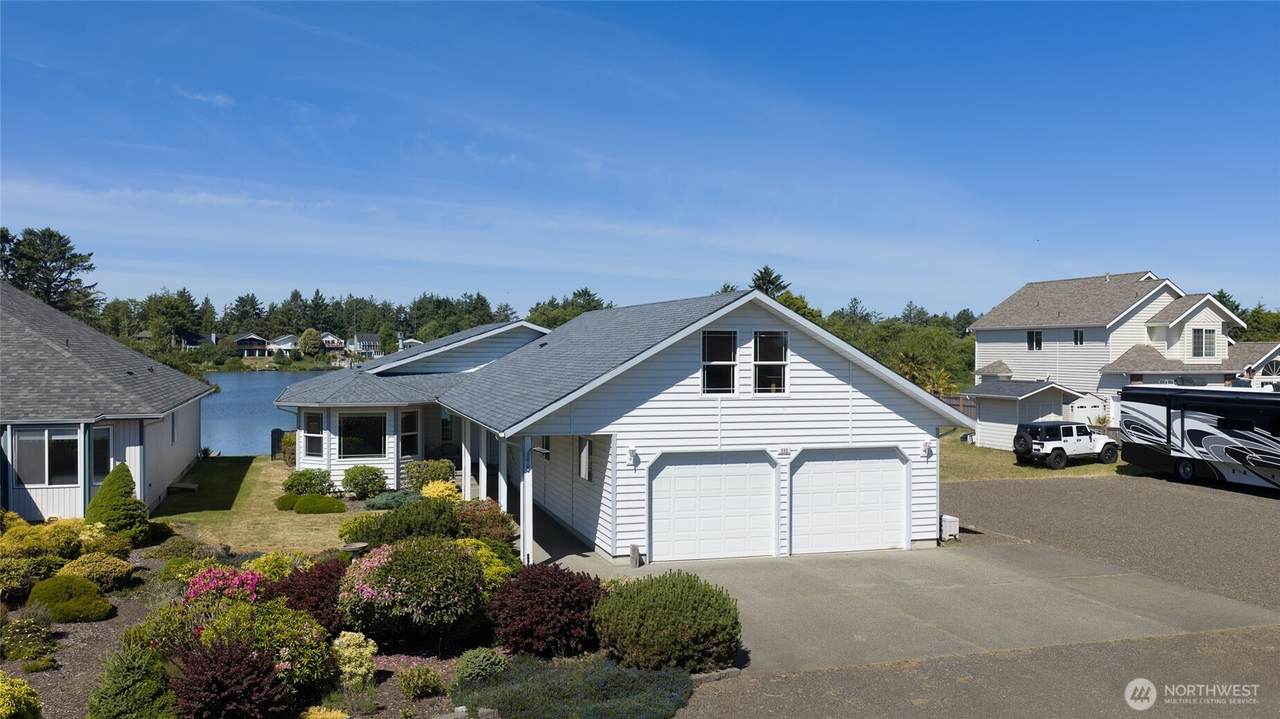 595 Blue Wing Loop - Photo 1