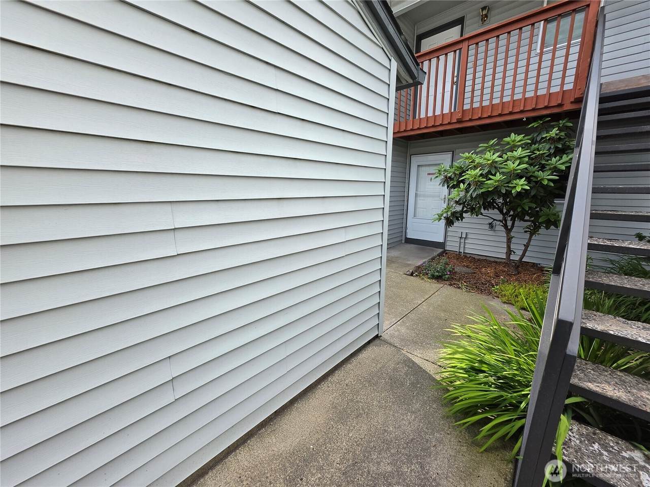 4000 109th Avenue - Photo 1