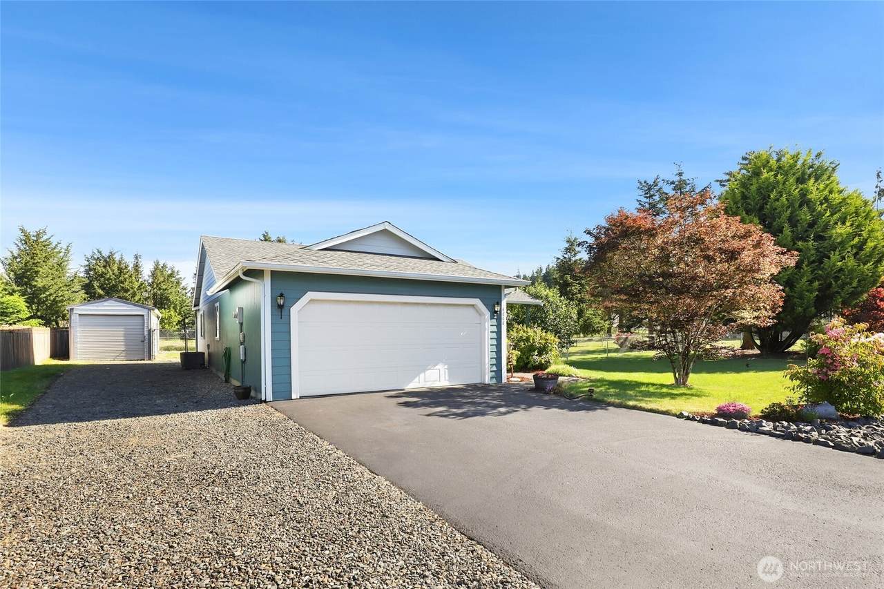 8008 188th Avenue - Photo 1