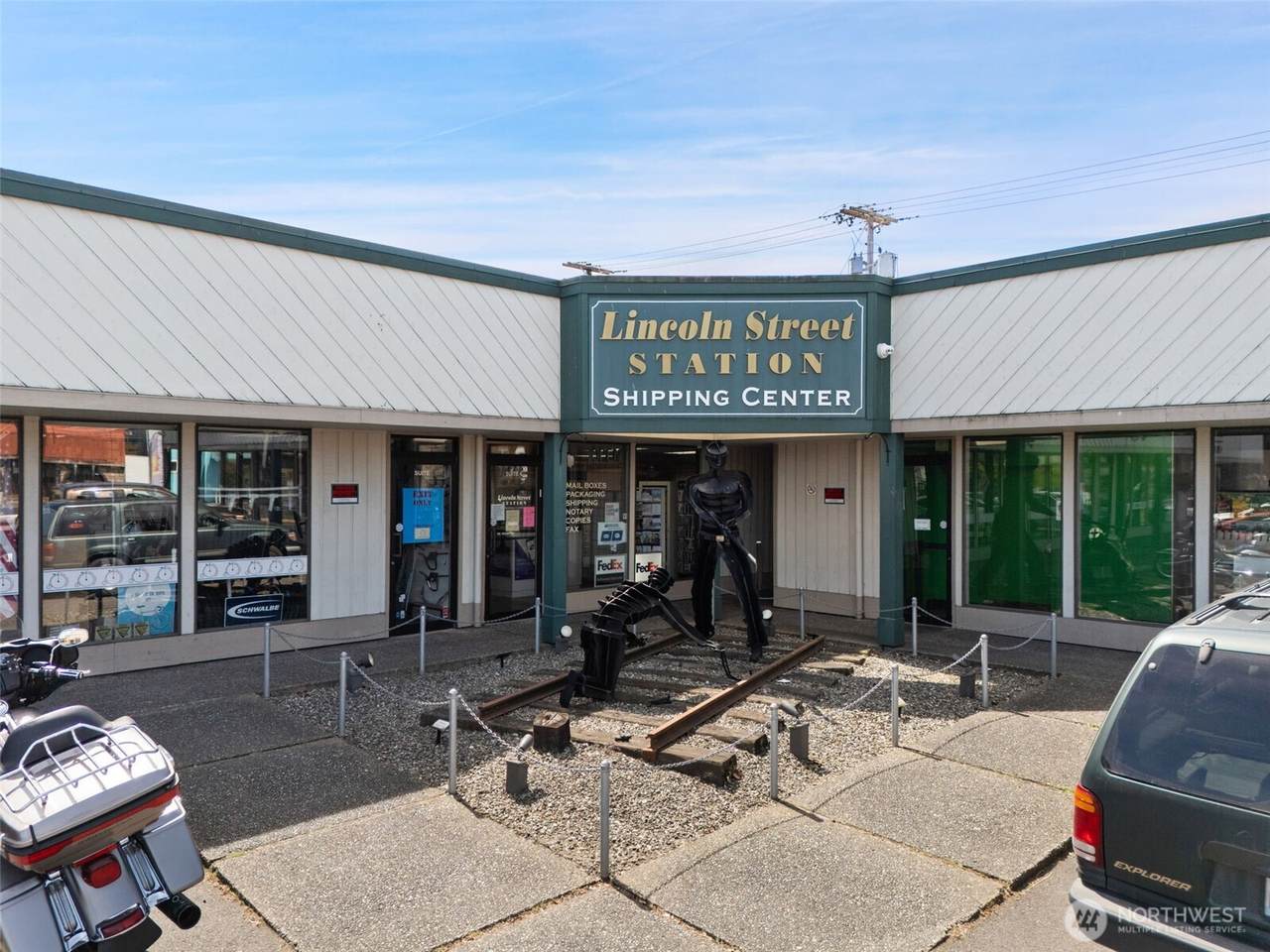 403 Lincoln Street - Photo 1