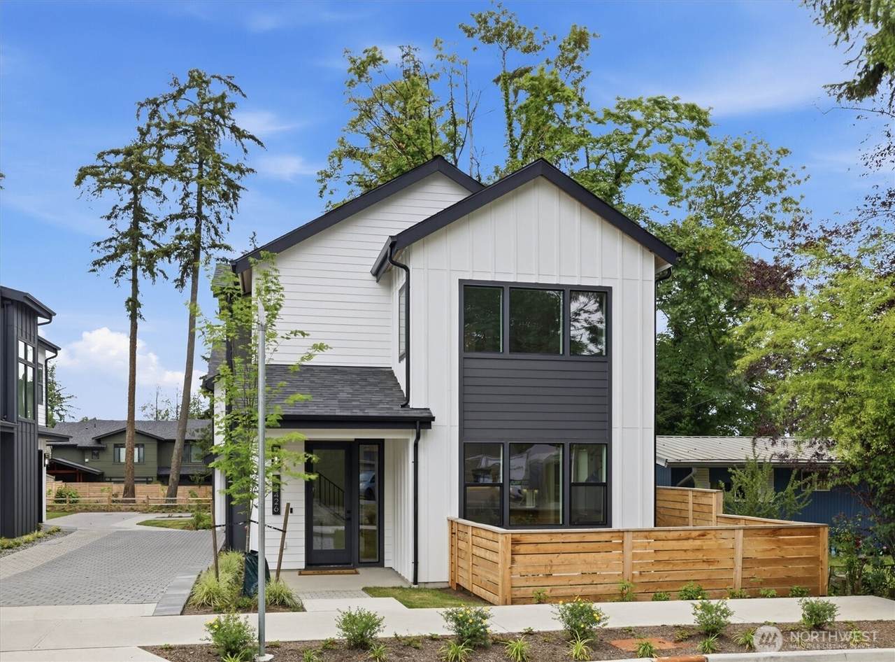 12426 90th Street - Photo 1