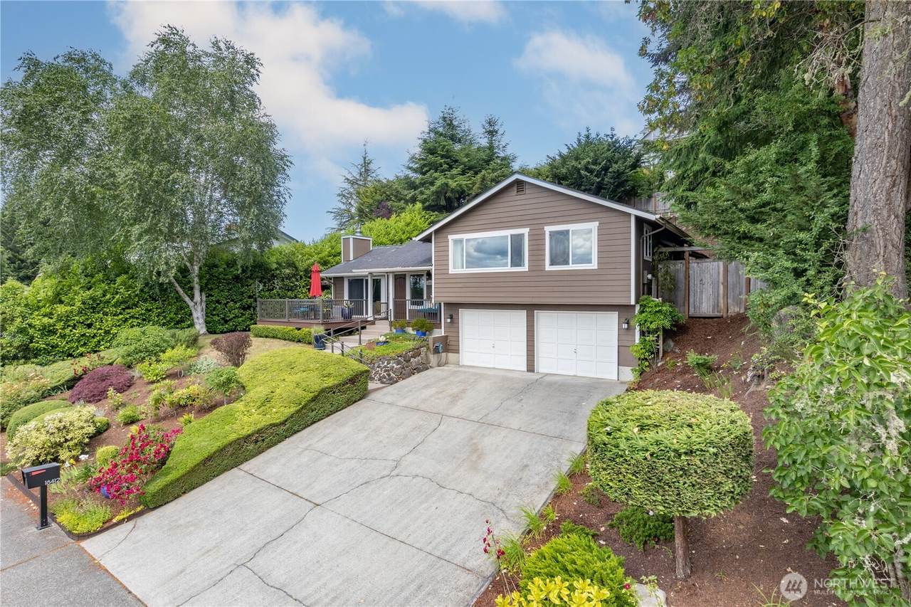 18412 11th Avenue - Photo 1