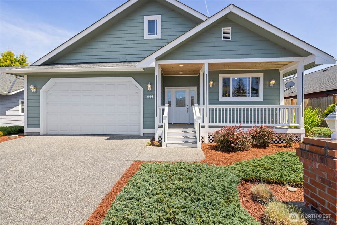 646 Summer Breeze Lane - Photo 1