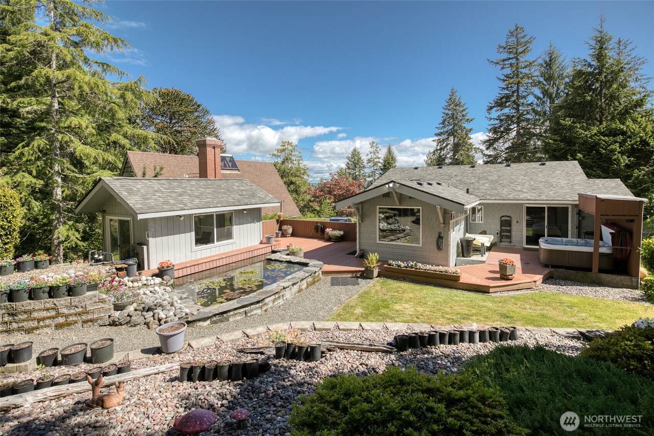 612 9th Avenue - Photo 1