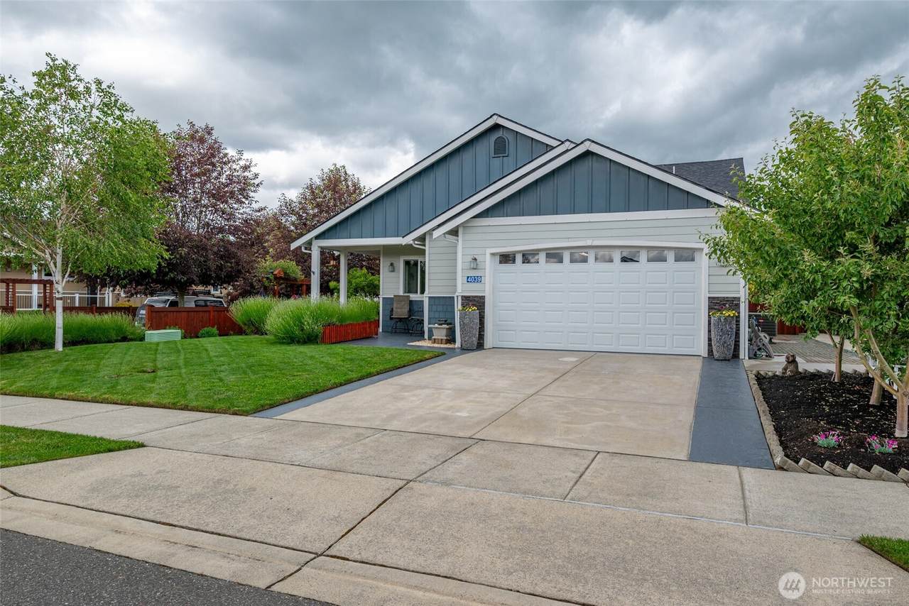 4039 Autumn Way - Photo 1