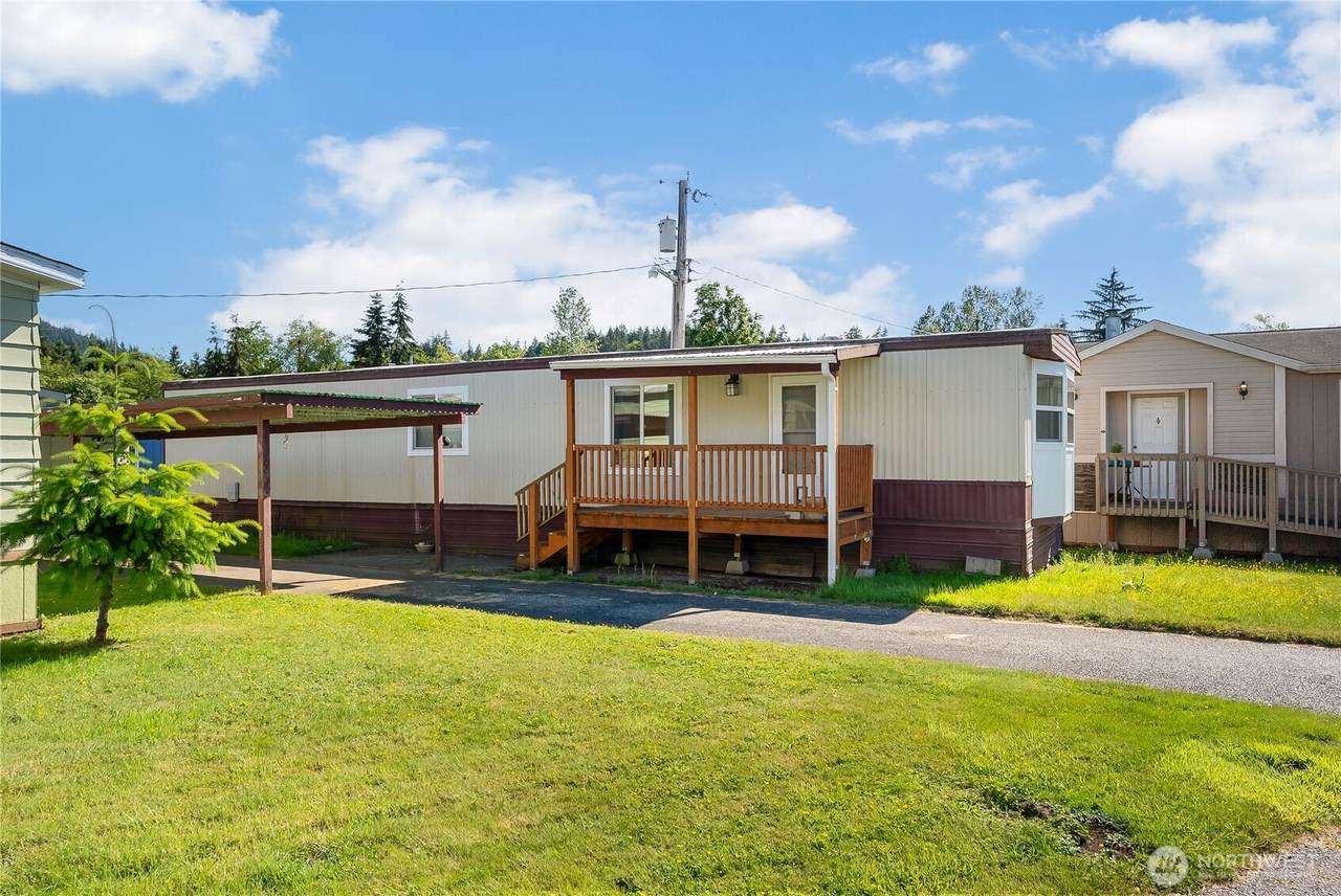 2400 Donovan Avenue - Photo 1