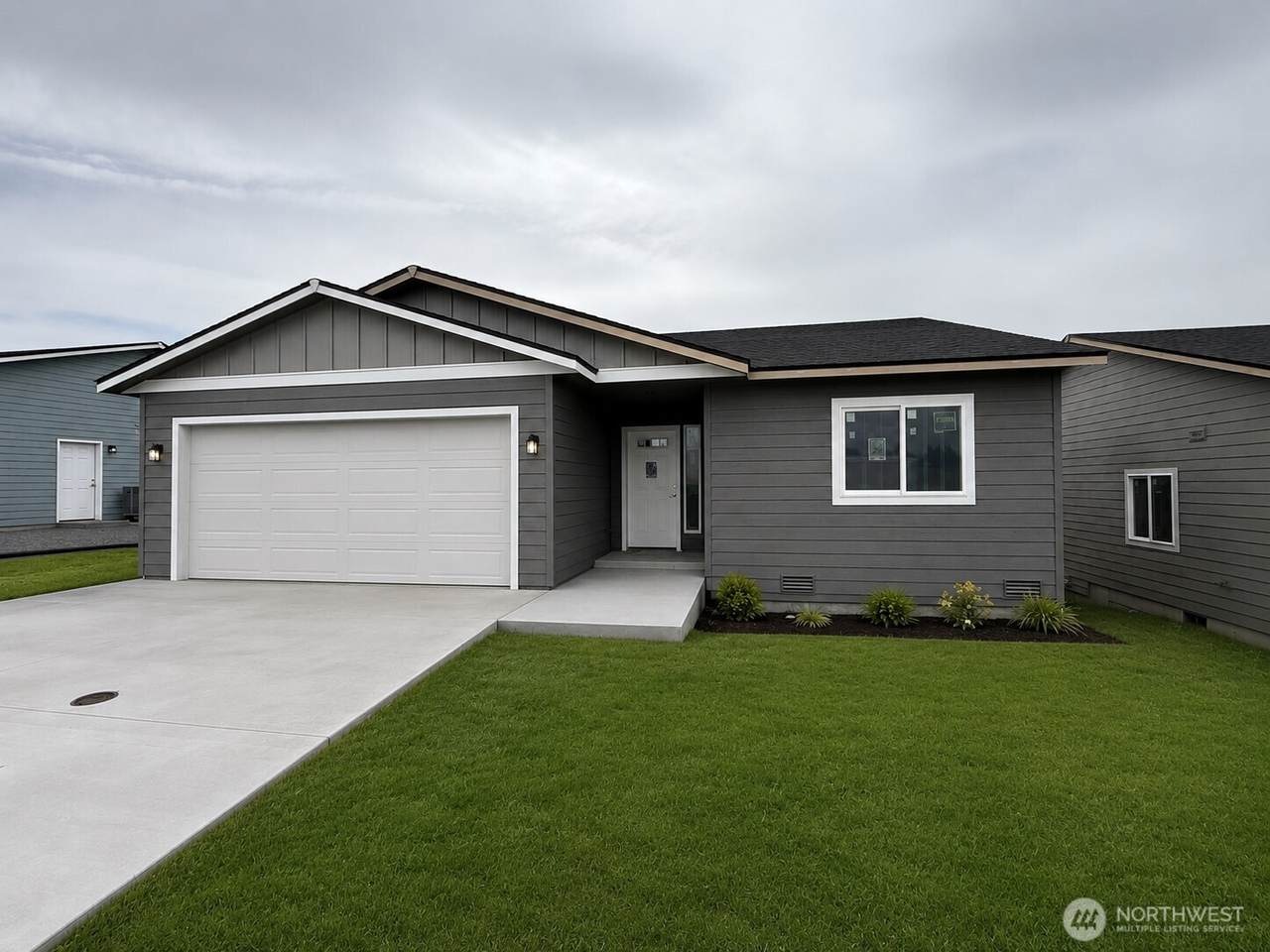 1594 6th Street - Photo 1