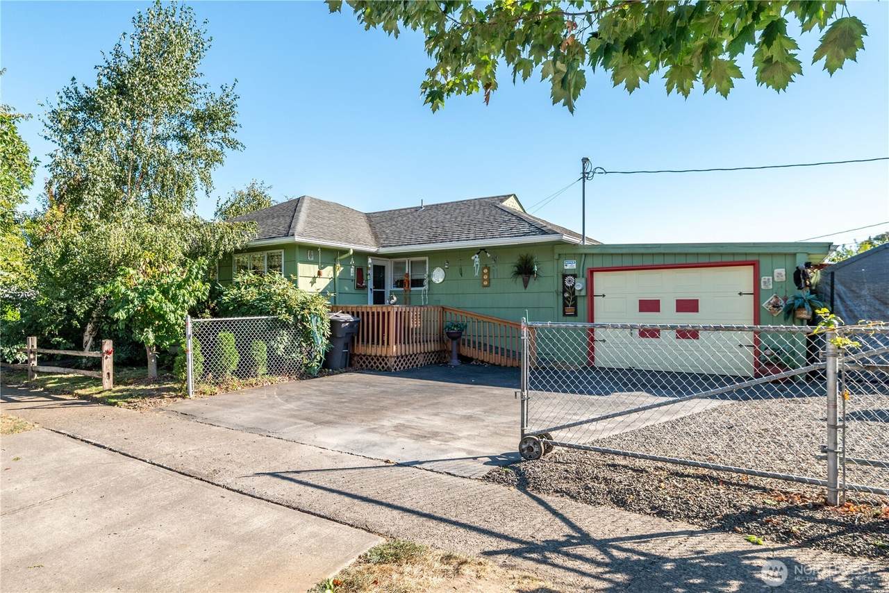 971 19th Avenue - Photo 1