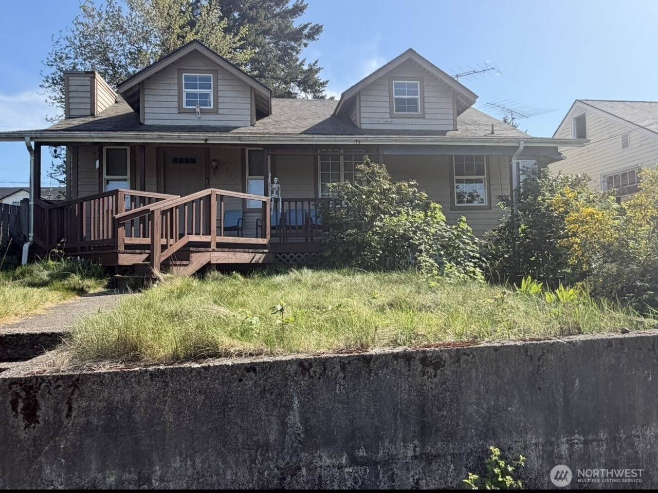 927 Ellinor Avenue - Photo 1