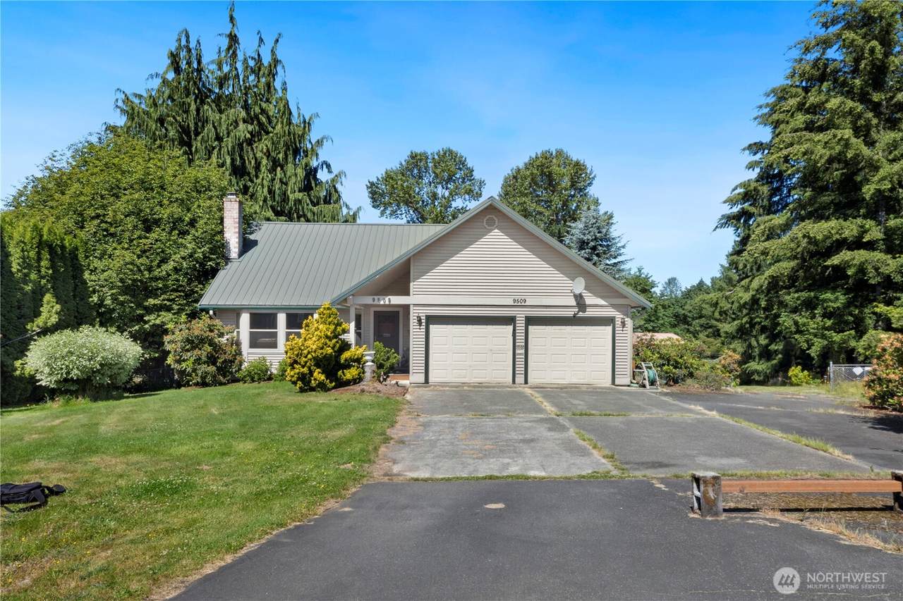 9509 150th Street - Photo 1