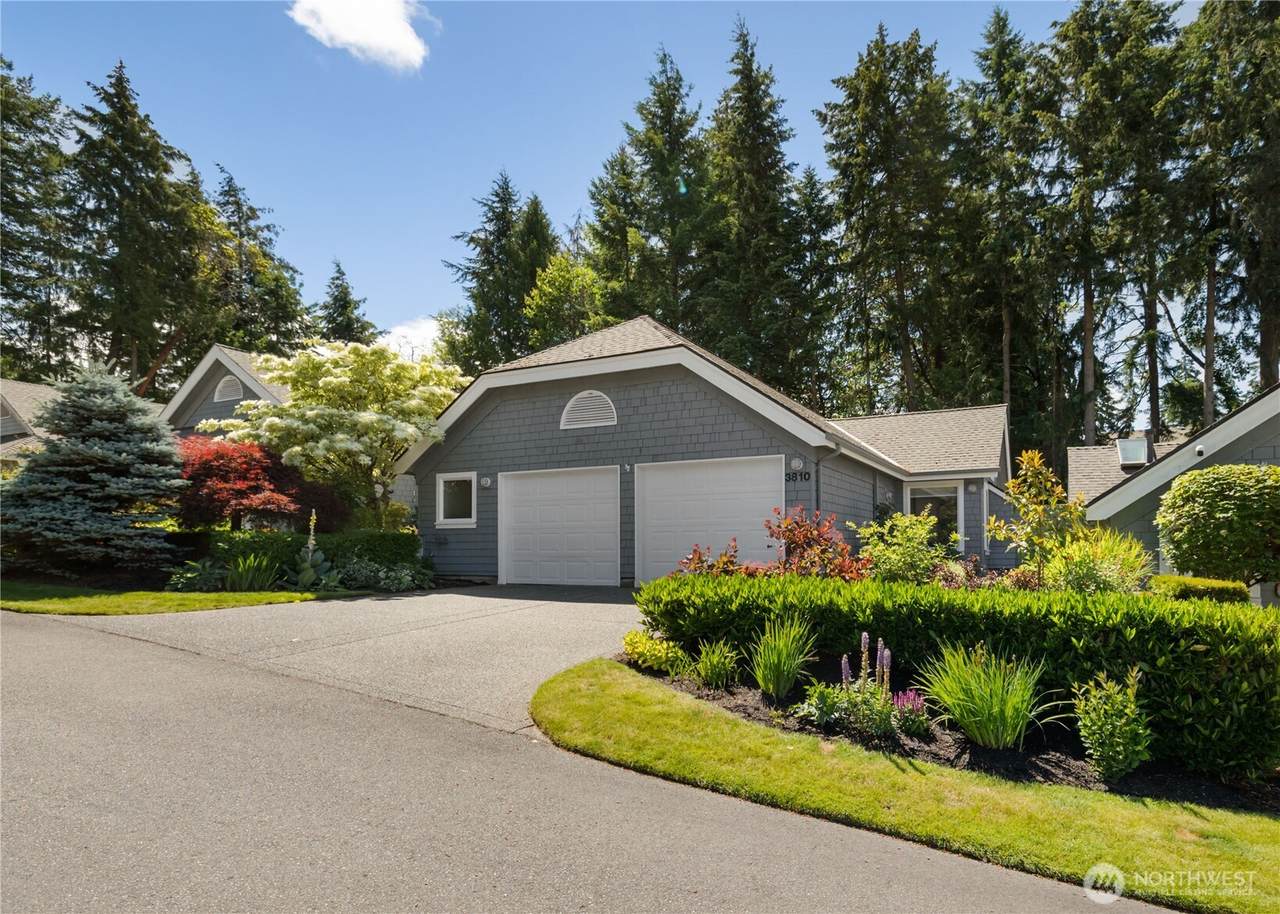 3810 100th Street - Photo 1