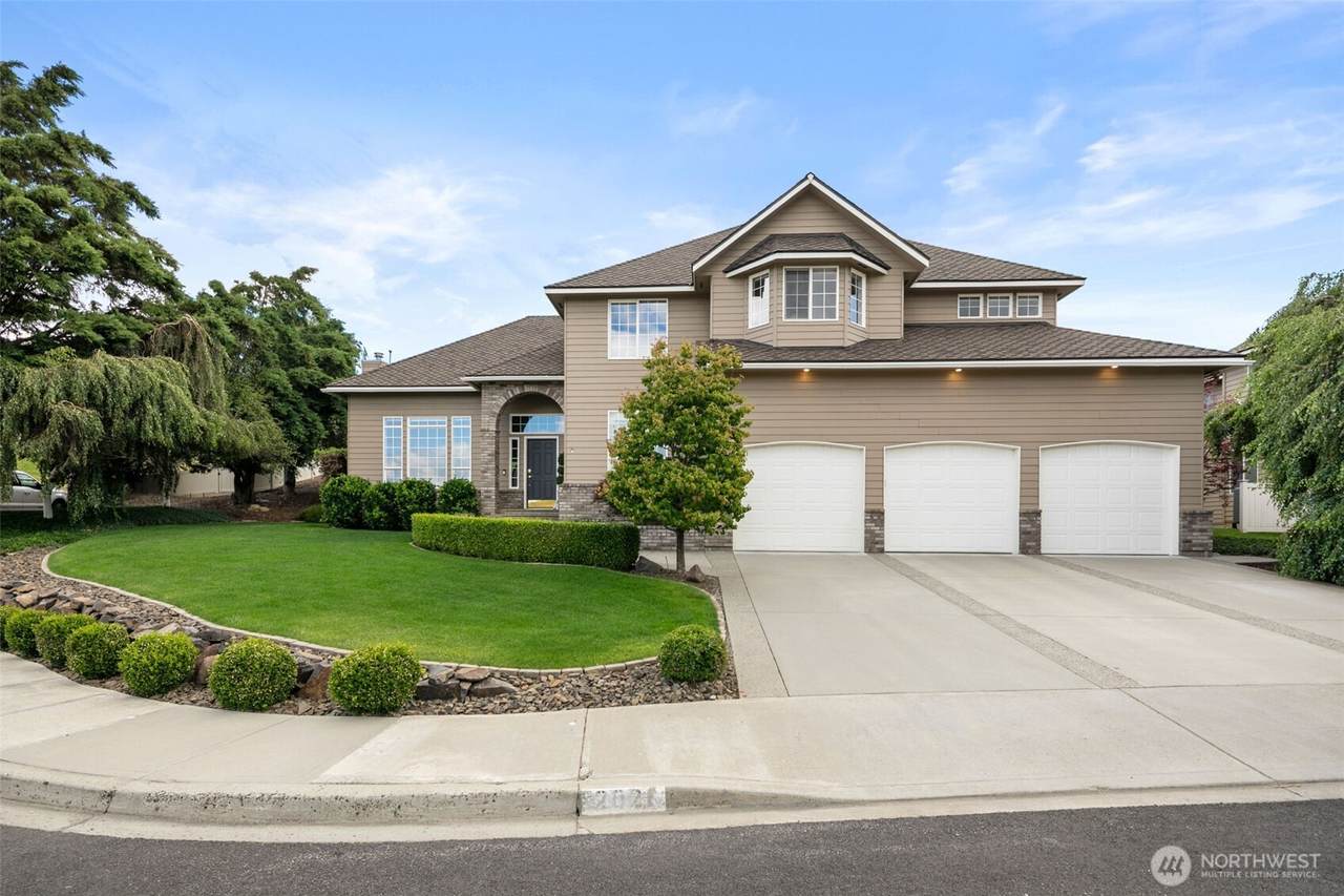 2021 Broadhurst Place - Photo 1