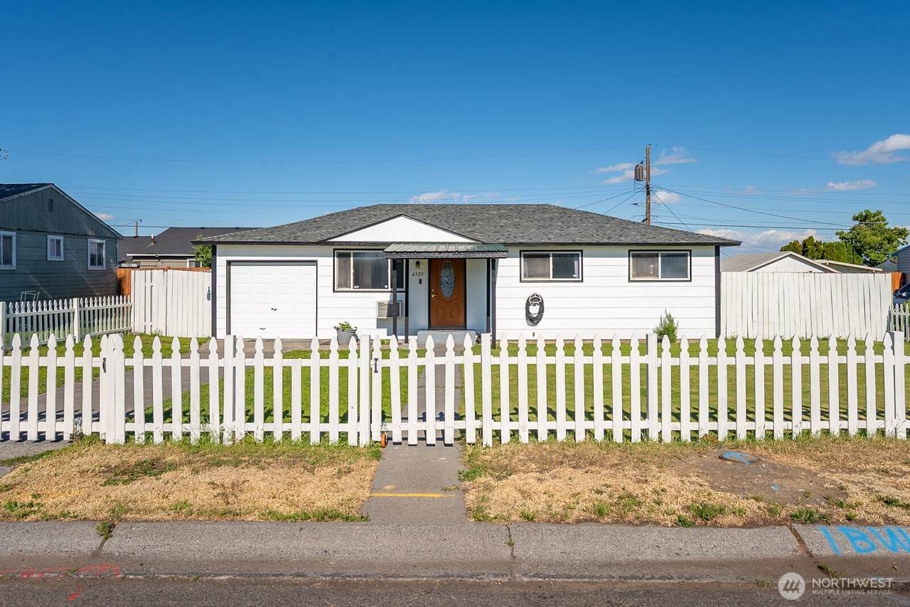 4325 Sun Drive - Photo 1
