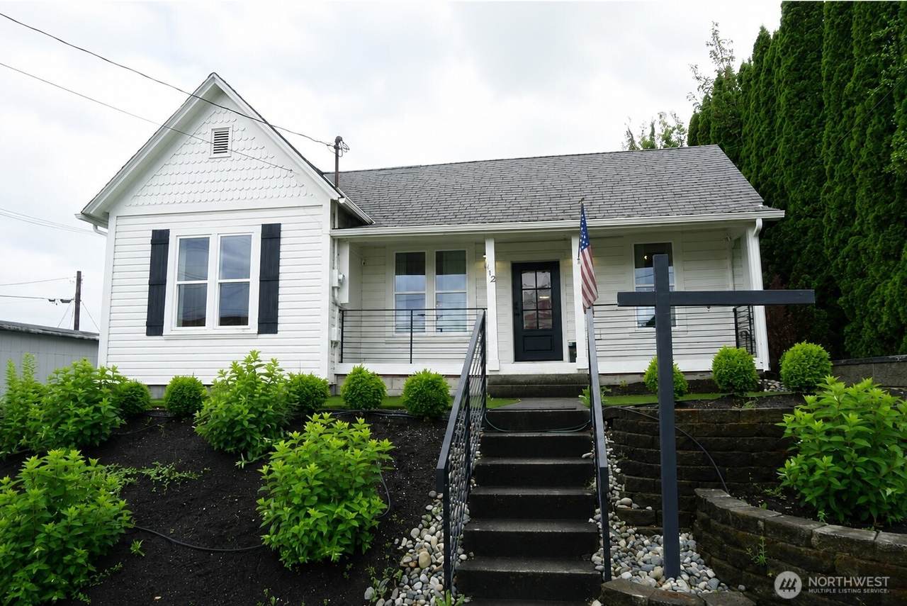 112 Avenue A - Photo 1
