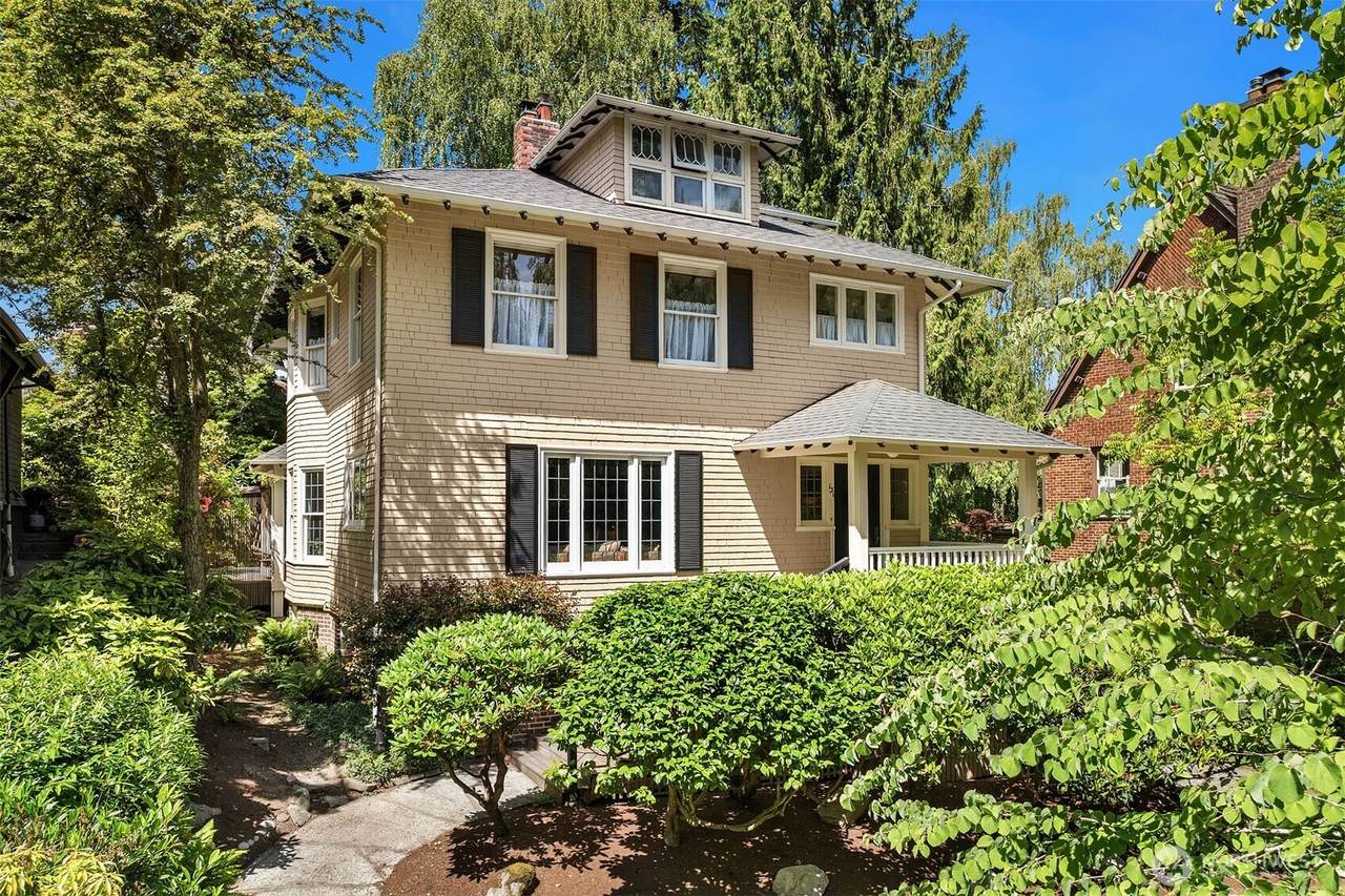 131 Madrona Place - Photo 1
