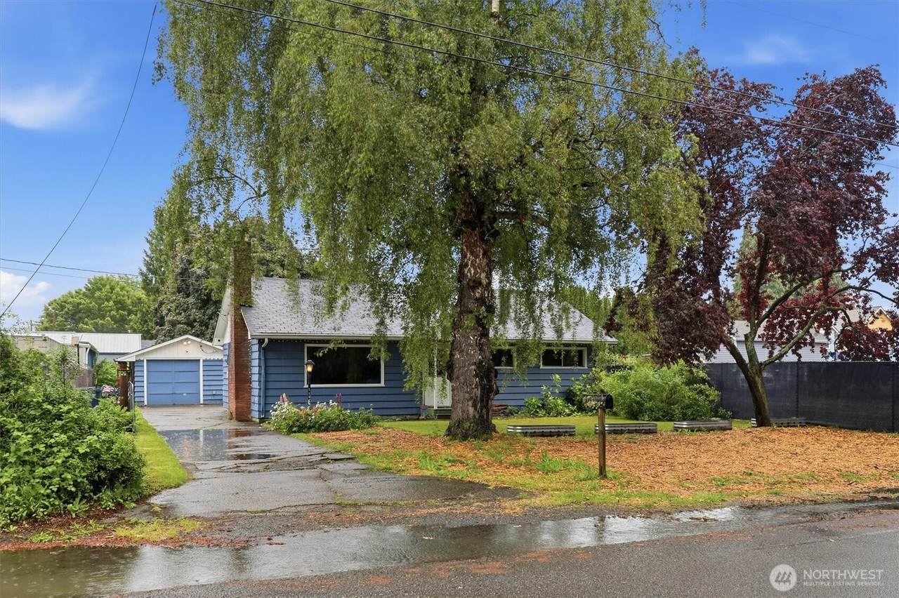 1034 Ash Avenue - Photo 1