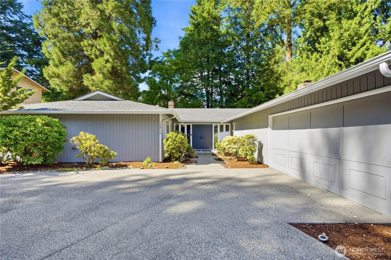 12910 28th Street - Photo 1