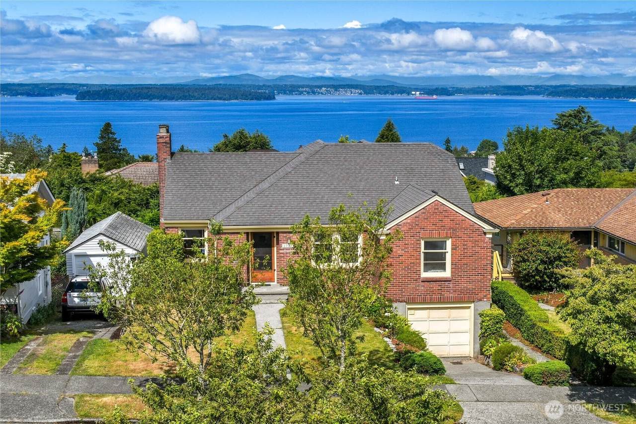 6921 39th Avenue - Photo 1