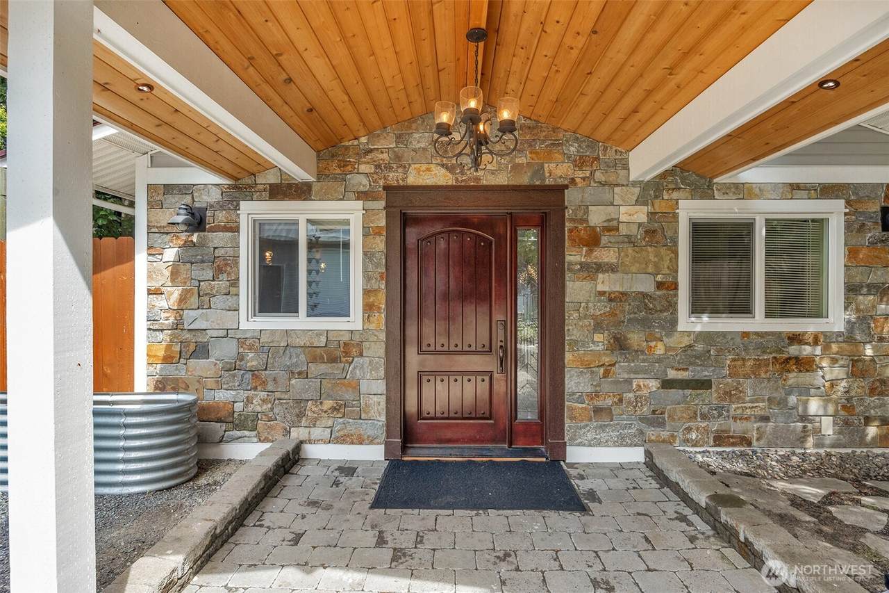 7609 137th Avenue - Photo 1