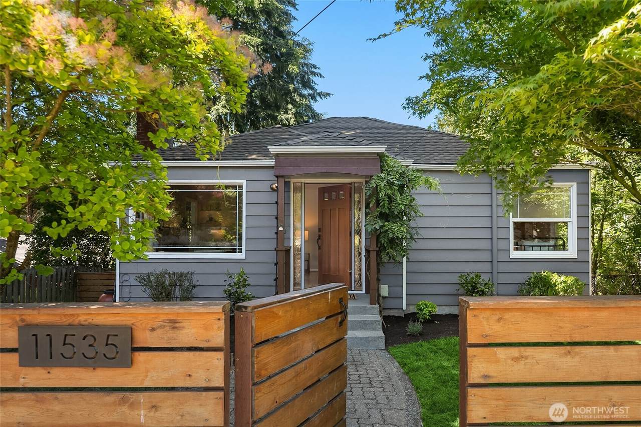 11535 40th Avenue - Photo 1