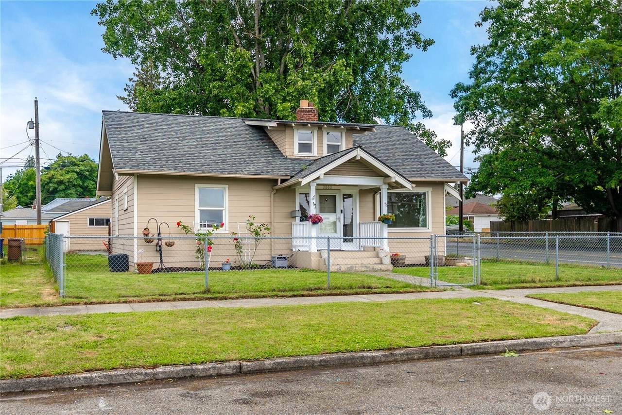 3802 S Ainsworth Avenue - Photo 1