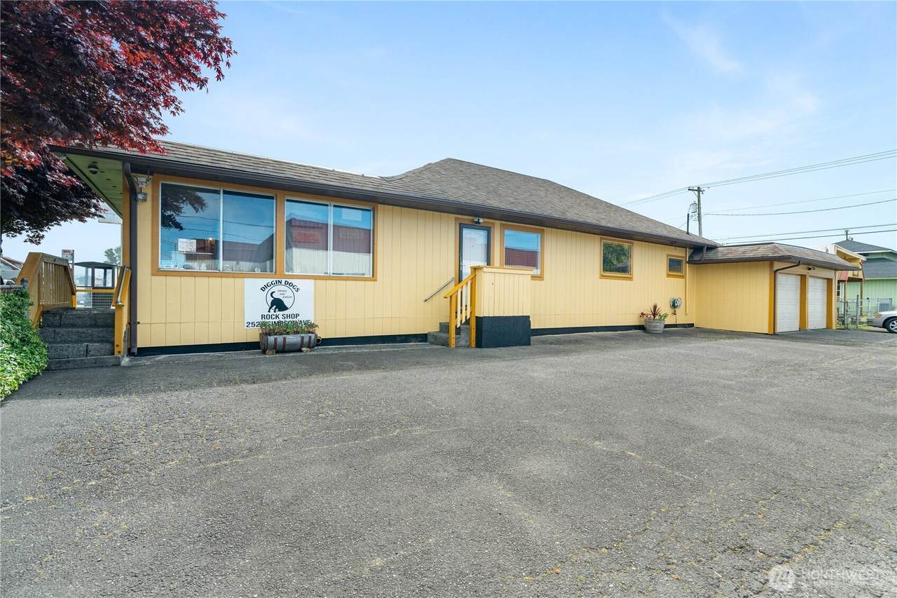 2523 Simpson Avenue - Photo 1