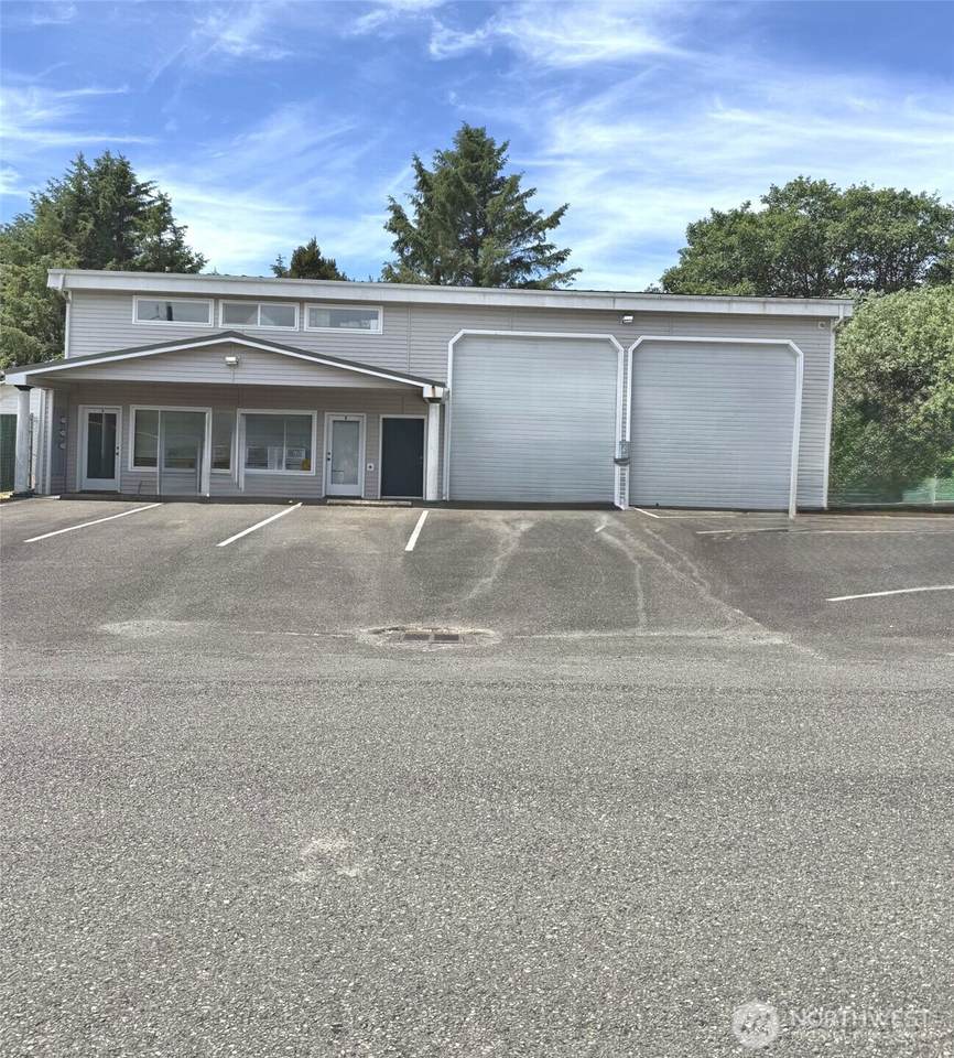 851 Minard Avenue - Photo 1