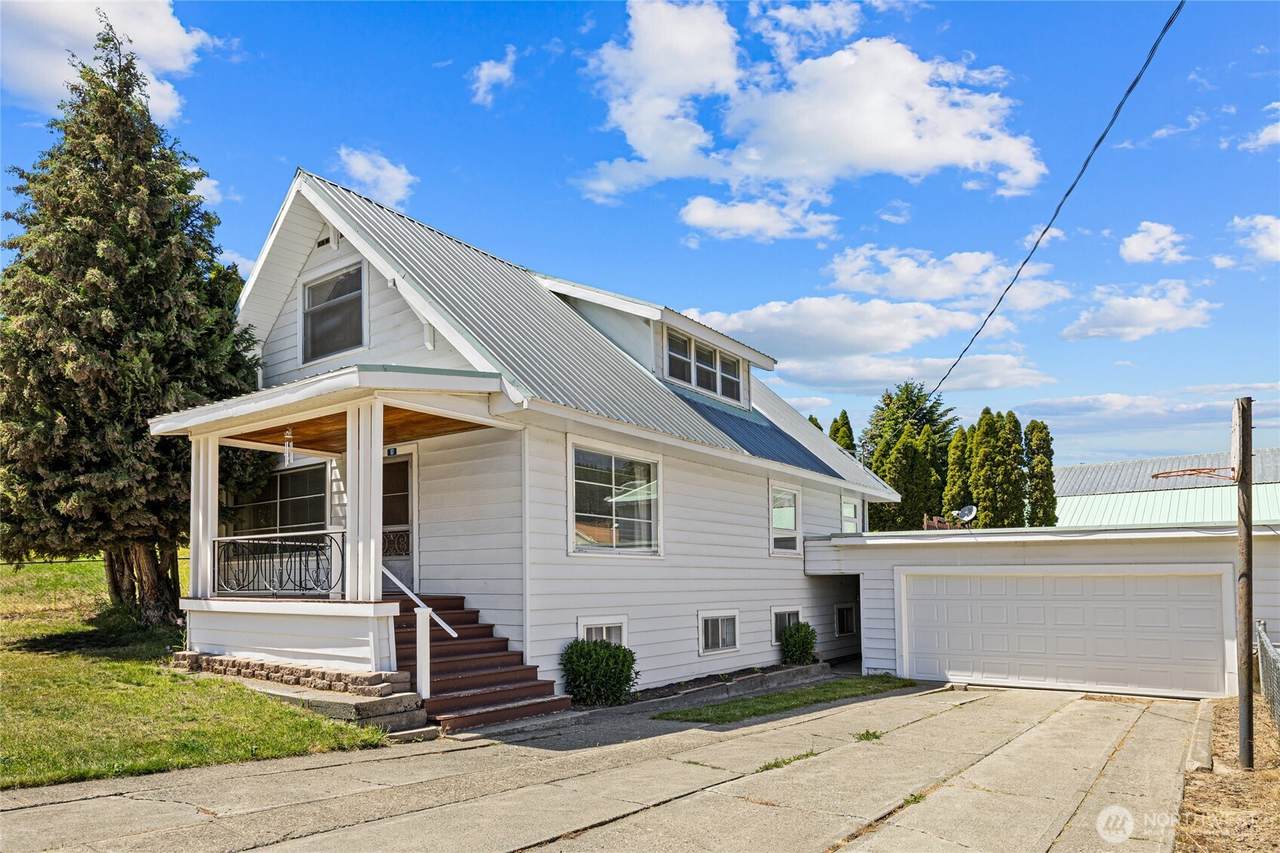 107 Montana Avenue - Photo 1