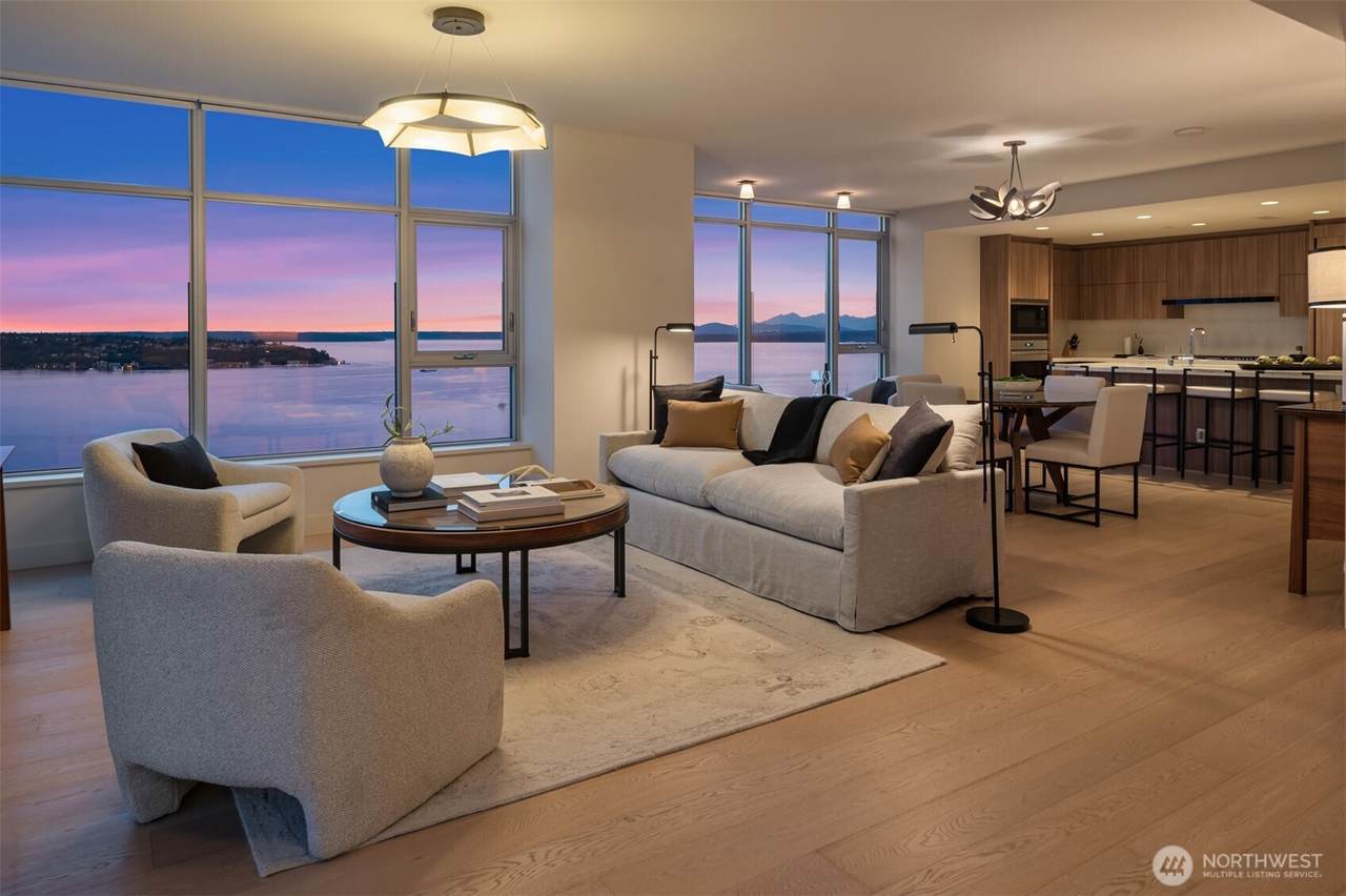 583 Battery Street - Photo 1
