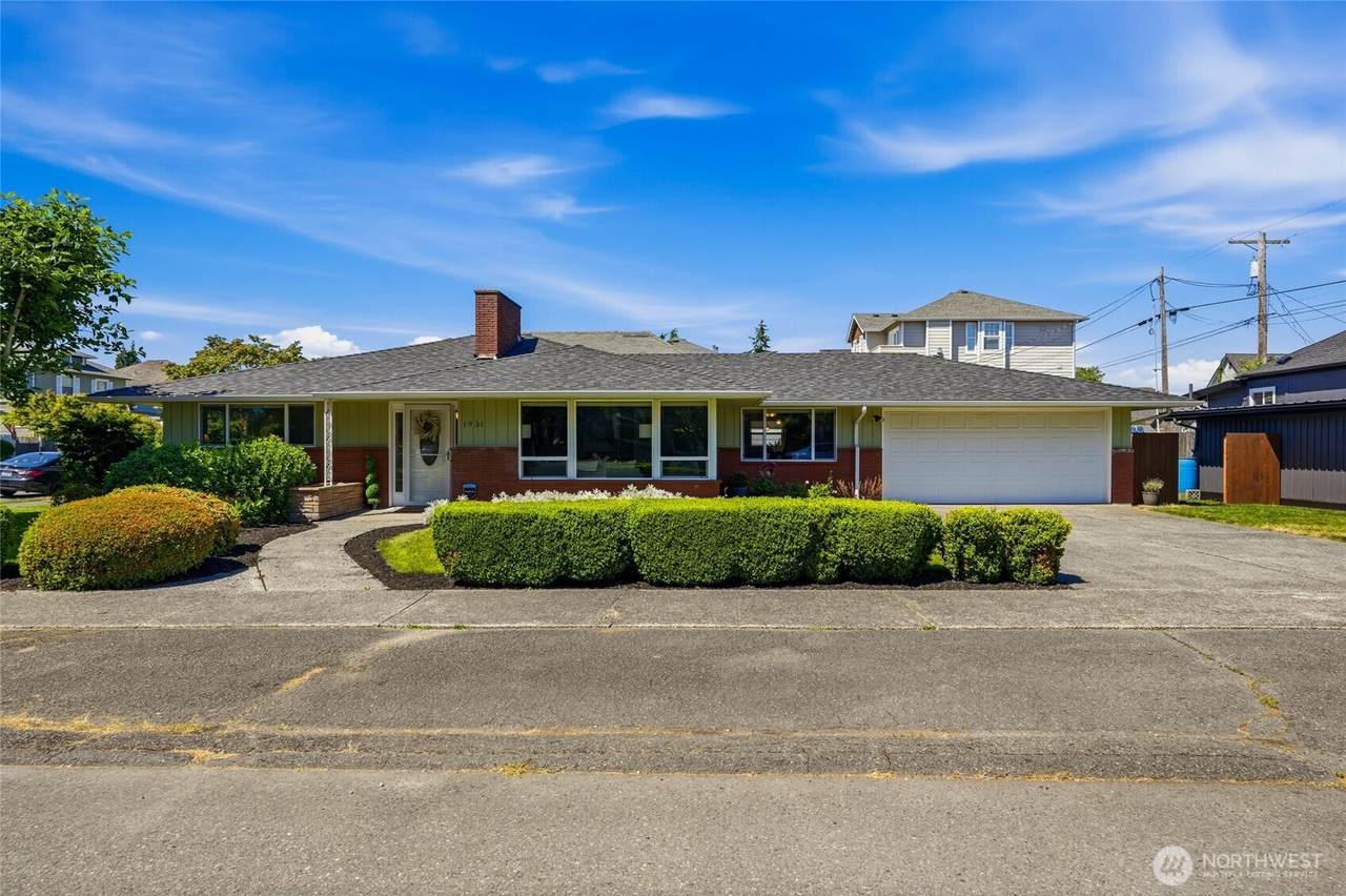 1931 Hoyt Avenue - Photo 1