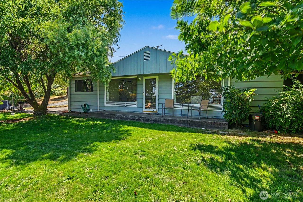 5669 Kitsap Way - Photo 1