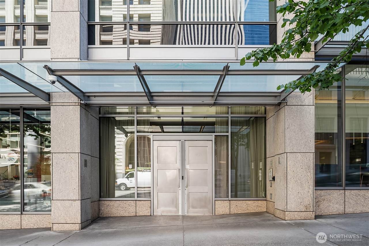 715 2nd Avenue - Photo 1