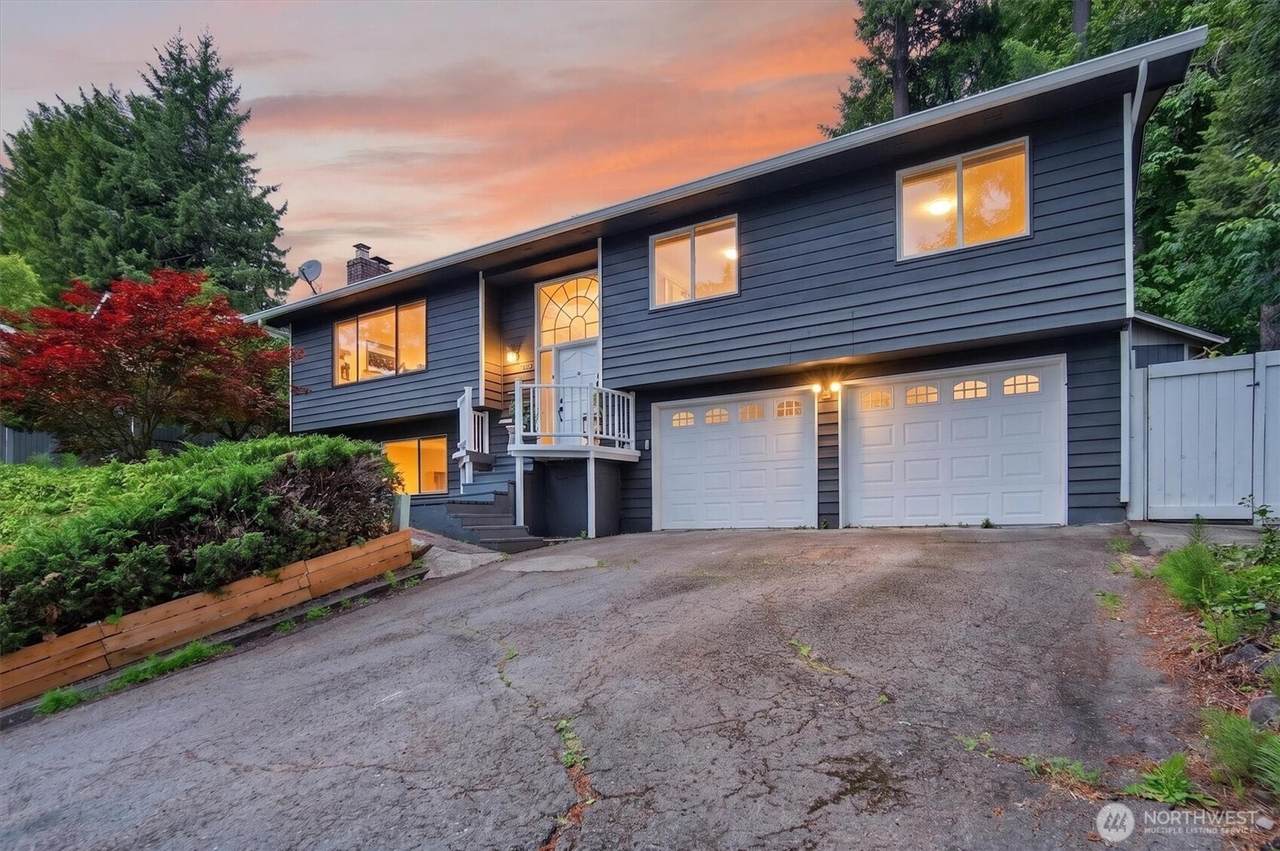 2678 Maplewood Drive - Photo 1