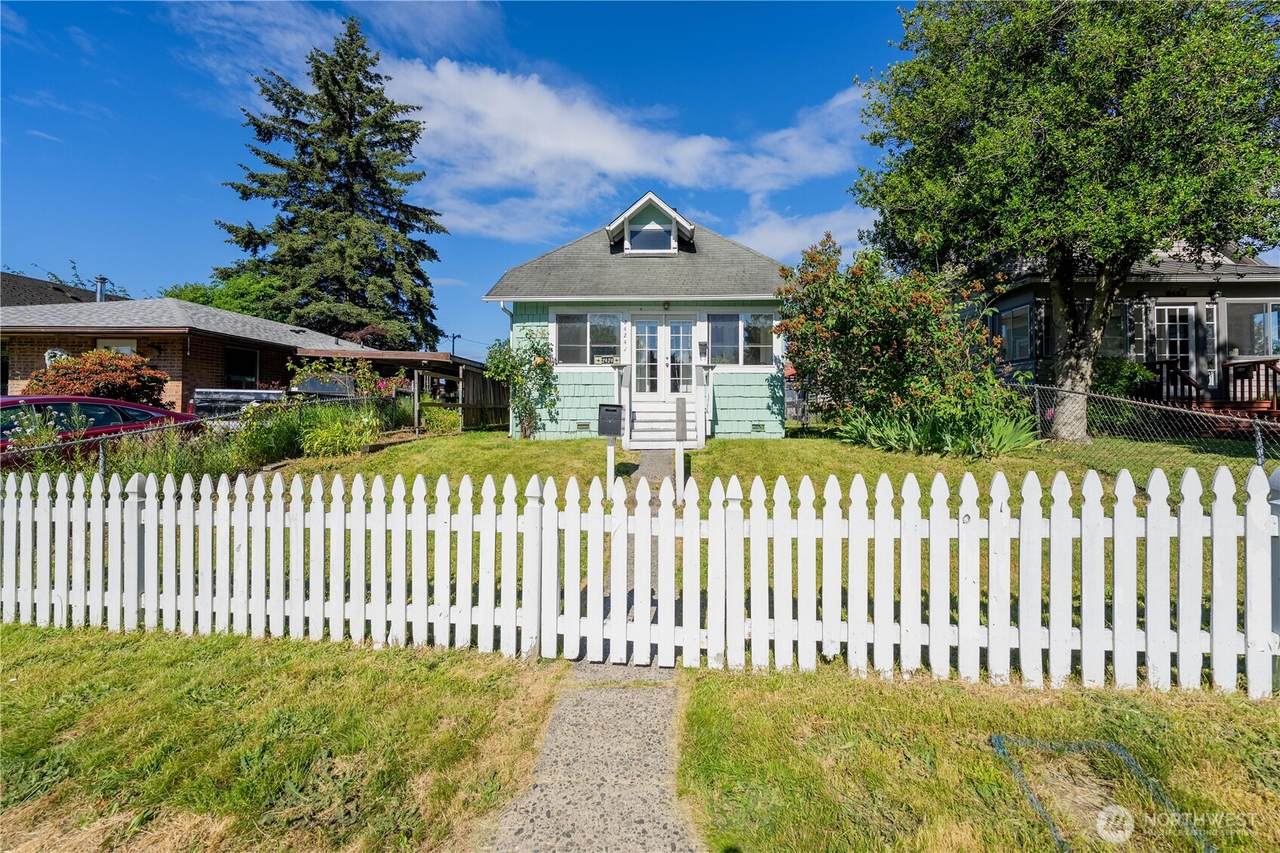 2424 Cleveland Avenue - Photo 1