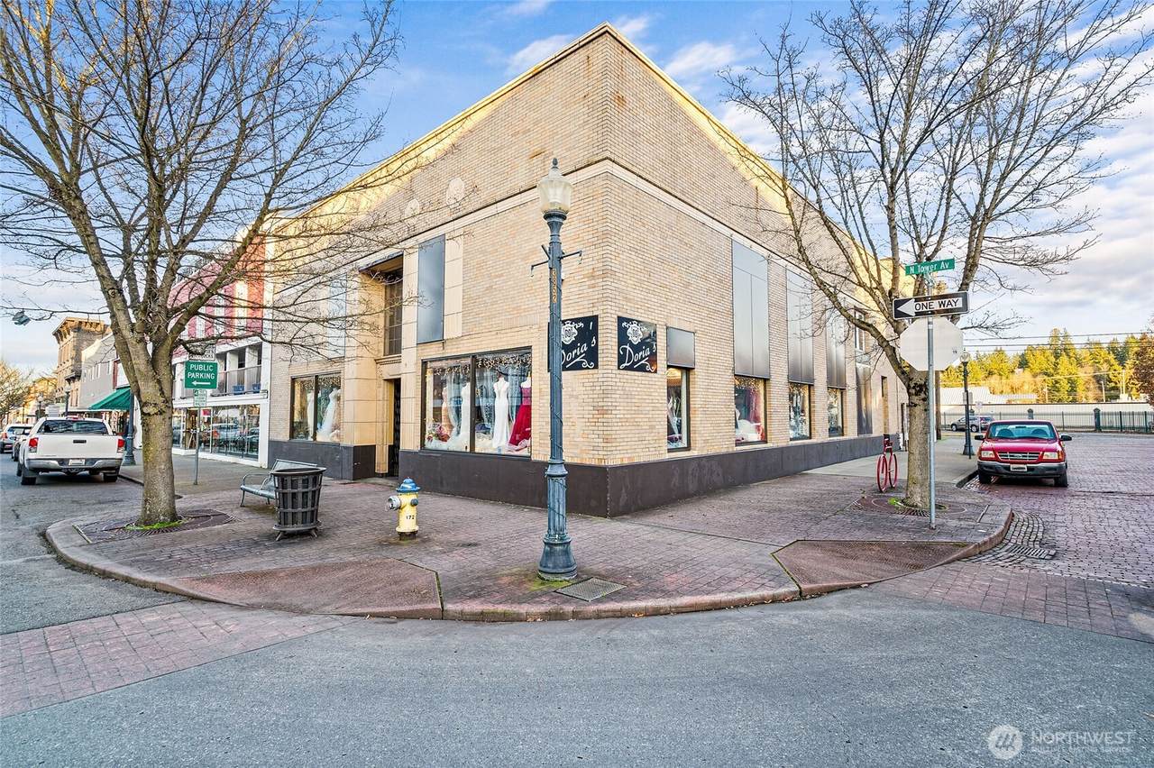 302 Tower Avenue - Photo 1