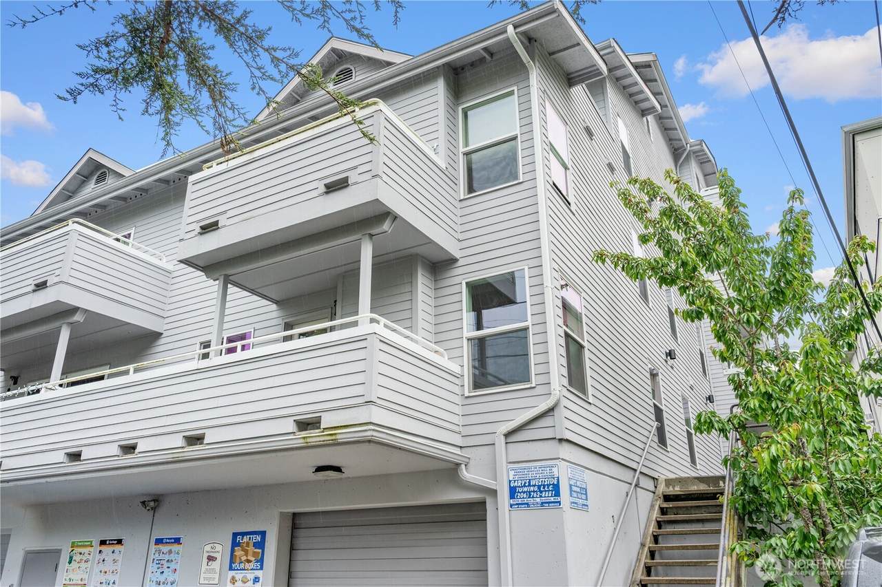 3435 California Avenue - Photo 1