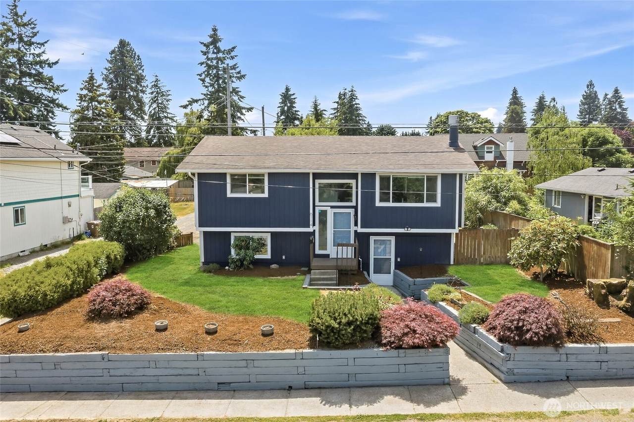 6114 49th Street - Photo 1