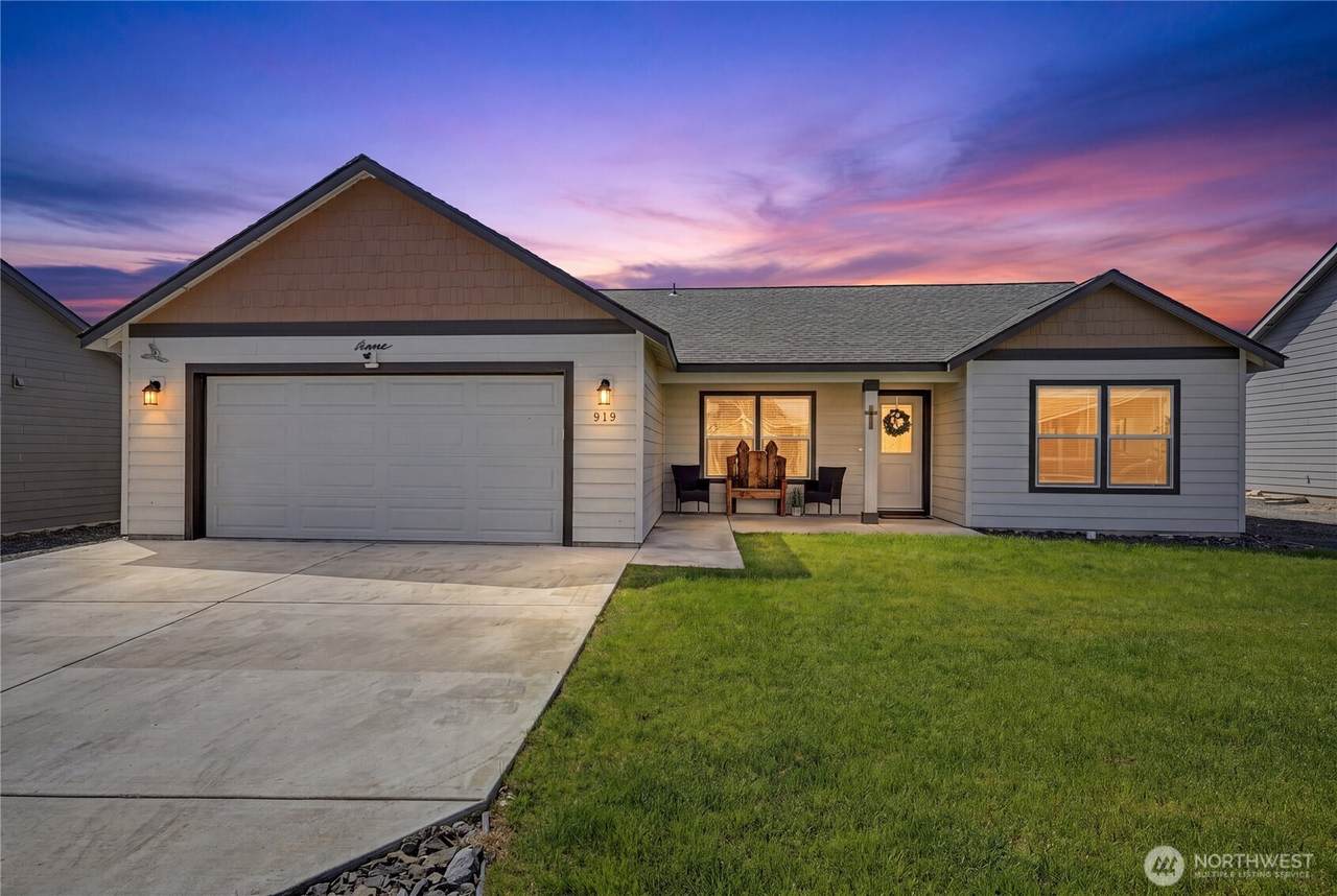 919 Washington Court - Photo 1