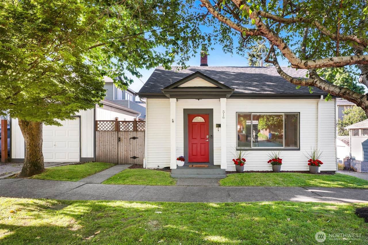 516 Howe Street - Photo 1