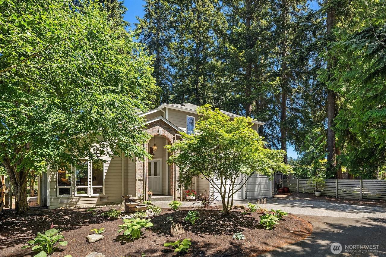 647 Edmonds Way - Photo 1