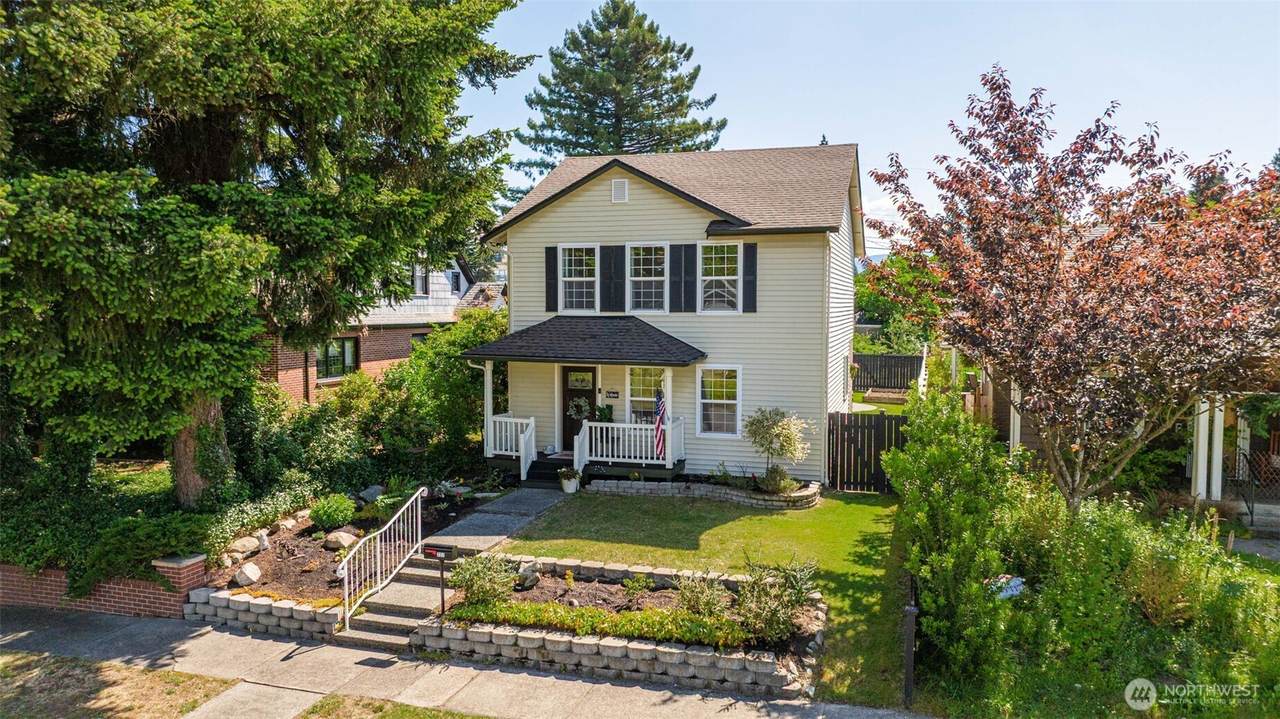 227 Macleod Avenue - Photo 1