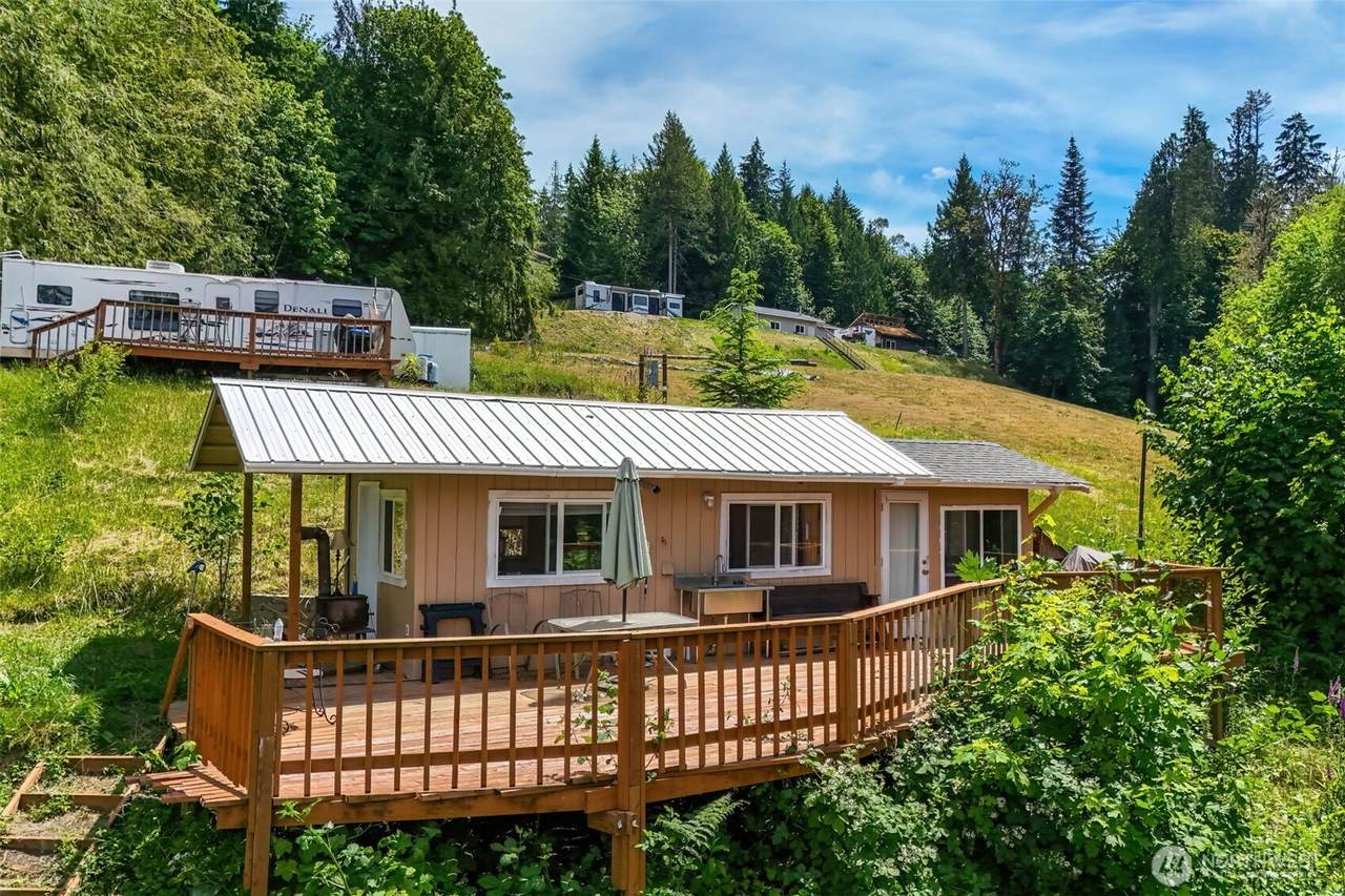 200 Cove Drive - Photo 1