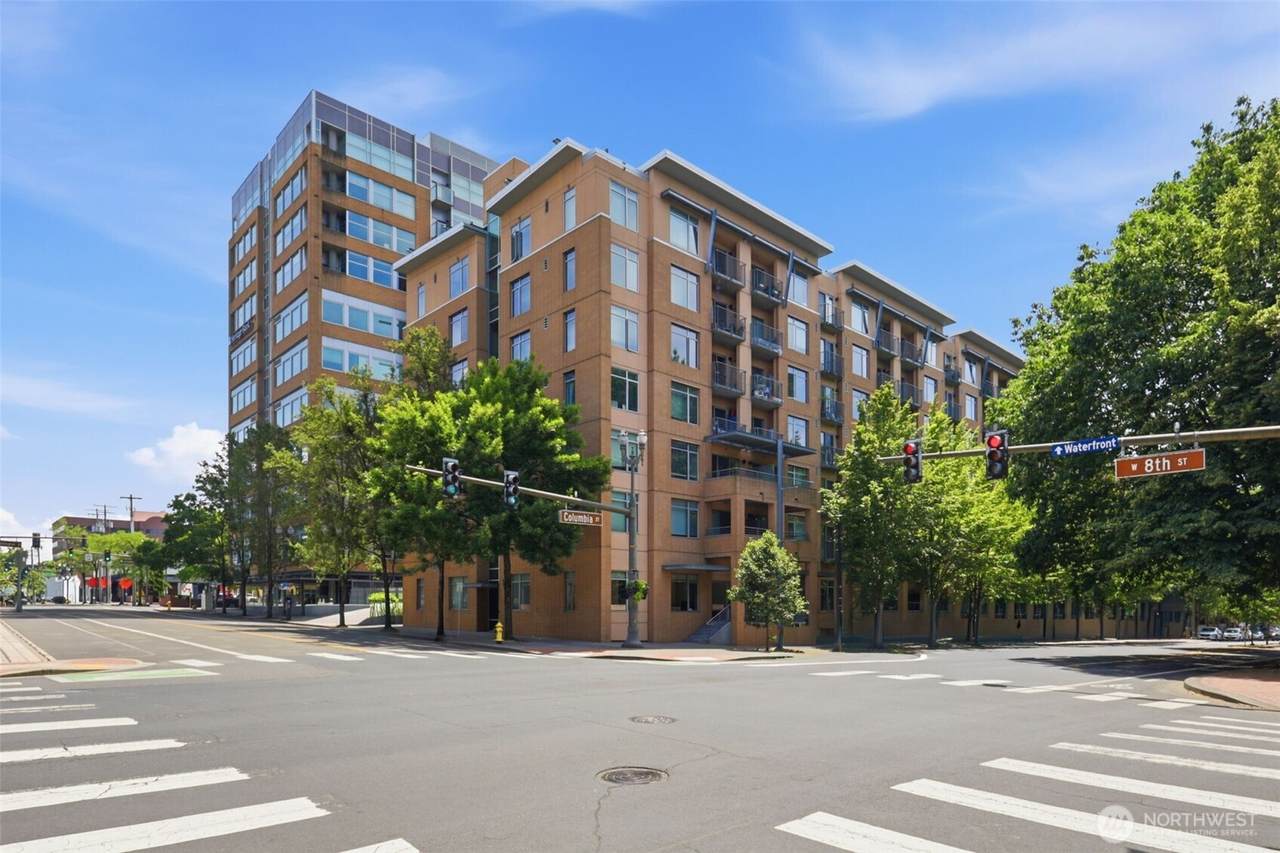 701 Columbia Street - Photo 1