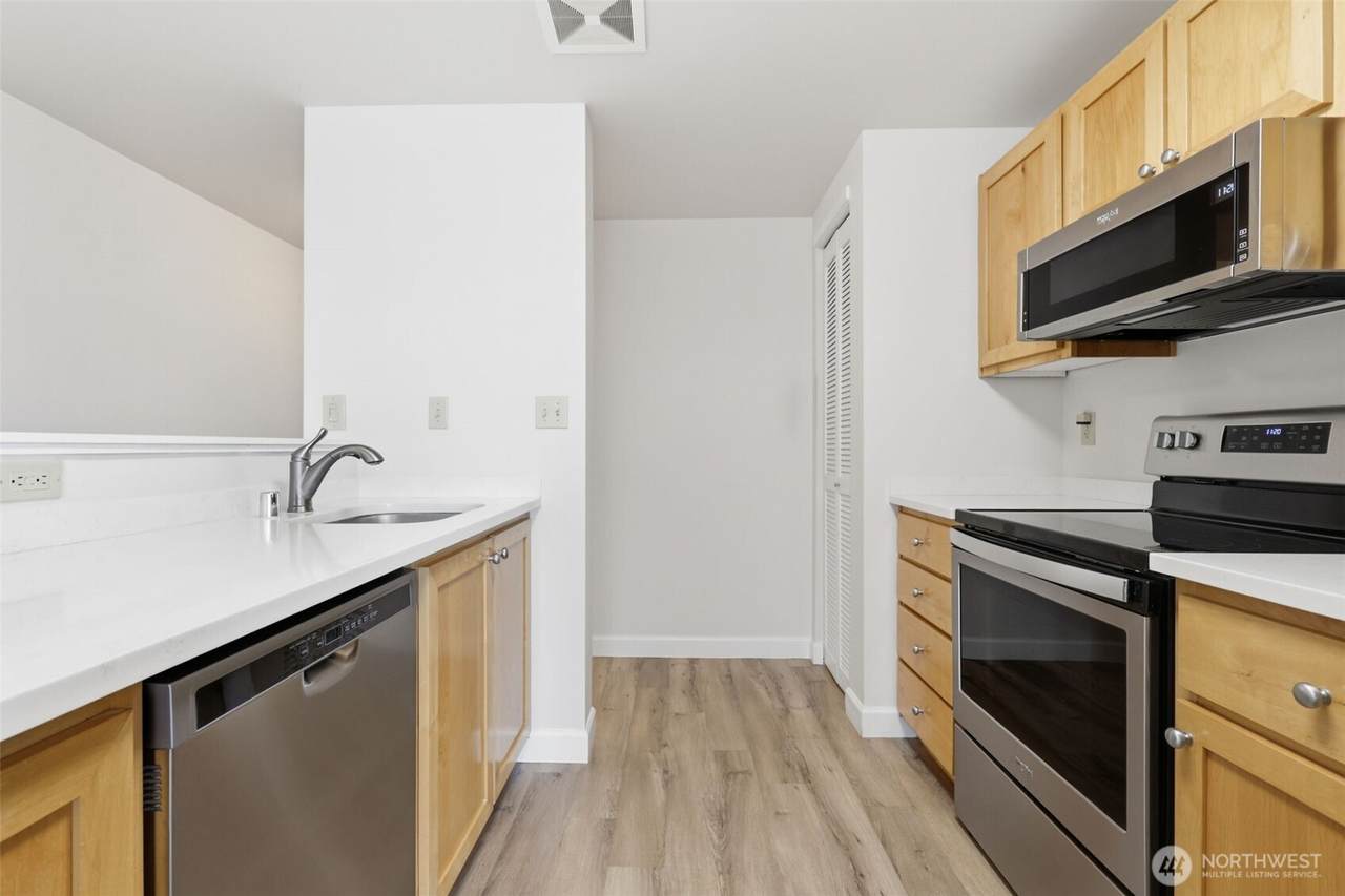 https://bt-photos.global.ssl.fastly.net/nwmls/1280_boomver_1_2541639-1.jpg